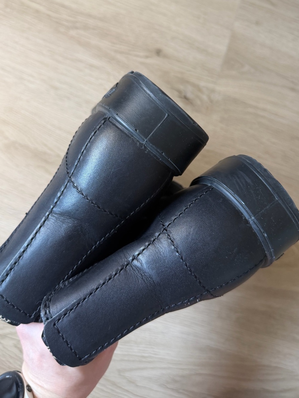 Black leather blundstone boots - Picture 6 of 6